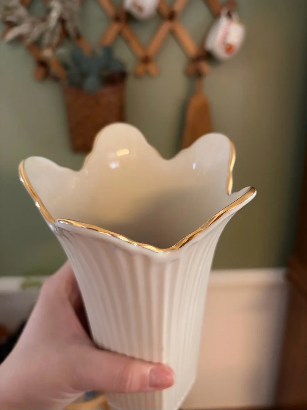 N/A elegant cream